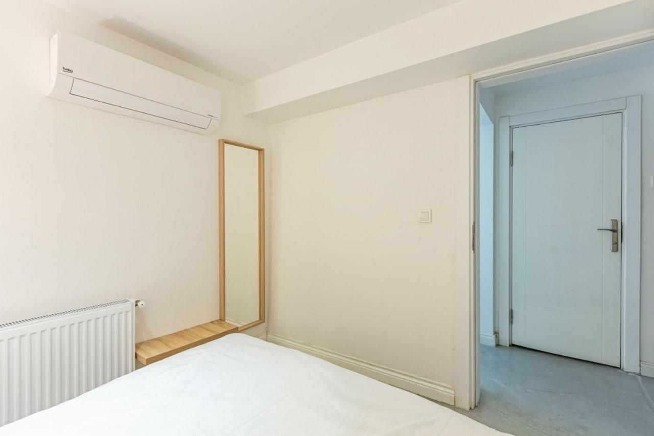 Excellent Flat With Lovely Backyard In Cihangir イスタンブール エクステリア 写真