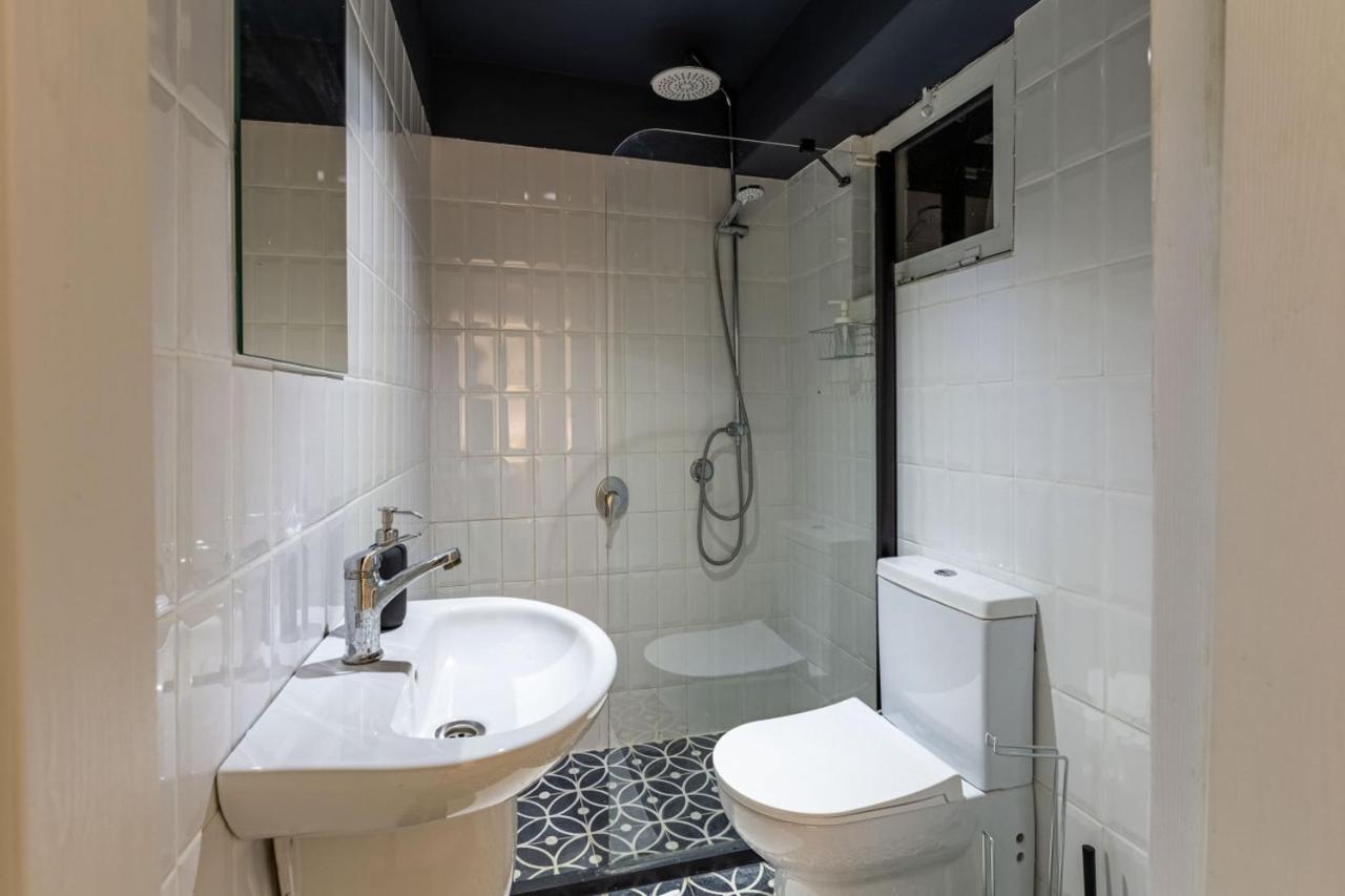 Excellent Flat With Lovely Backyard In Cihangir イスタンブール エクステリア 写真